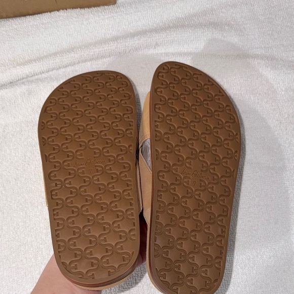 Sam Edelman Tan Sandals with Gold Buckle - Picture 3 of 4